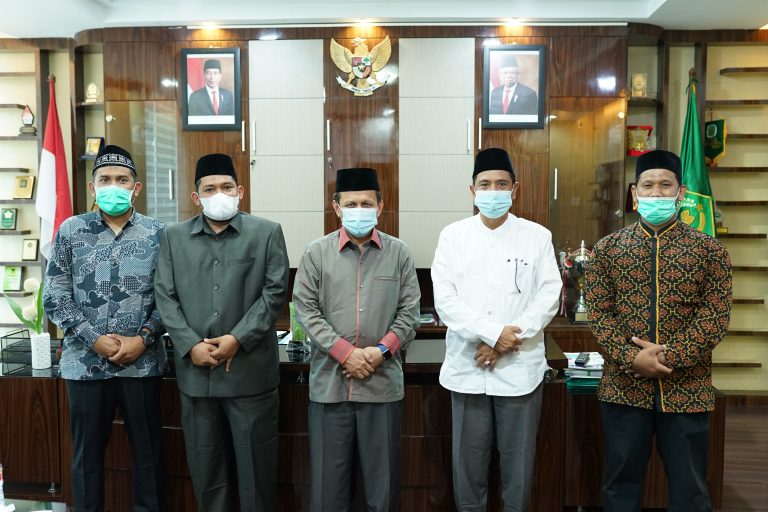 Pimpinan Pesantren Al Manar Beraudiensi dengan Kakanwil Kemenag Aceh