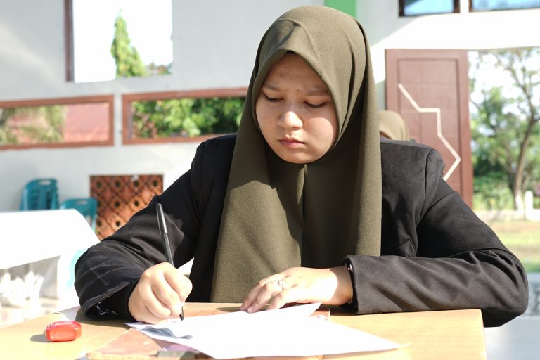 Hari ini, Santri Kelas Akhir Pesantren Al Manar Ikuti Ujian Akhir Semester Genap