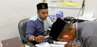 Bagian Keuangan Al-Manar Distribusikan Kartu Rekomendasi Ujian