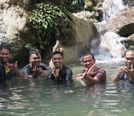 Refreshing Bersama Pengurus Pesantren Al Manar di Pemandian El Naja