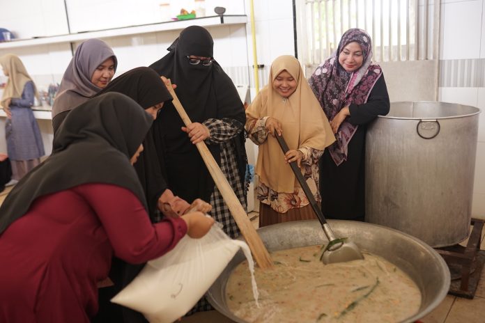 Tradisi Bubur Asyura: Melestarikan Budaya dan Mempererat Silaturahim Umma