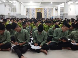 Pengasuhan Santri Al Manar Bacakan Tengko Disiplin untuk Seluruh Santri