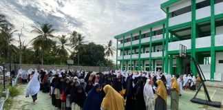 Pengasuhan Santri Al Manar Gelar Pemeriksaan Sandal Santri Secara Rutin