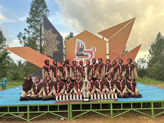 IMG_8156 Kontingen Pramuka Putri Pesantren Modern Al Manar Kembali Raih Juara Umum LP3 2024, Mengulang Kesuksesan 2018