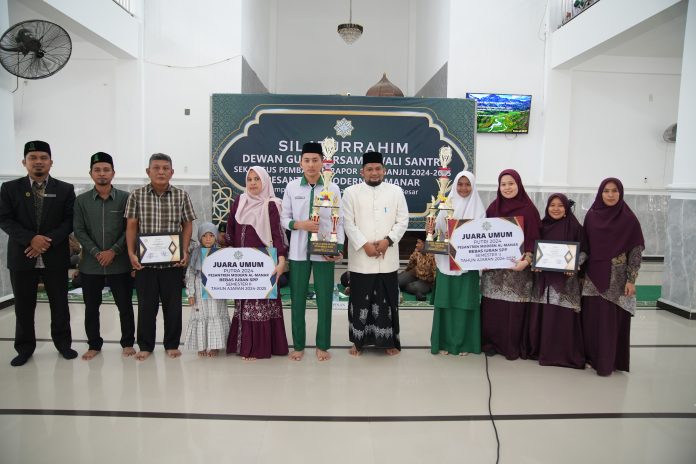 Muhammad Aidil dan Miza Zahrina Raih Juara Umum Peringkat Kelas Tahun ini