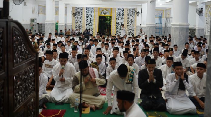Pesantren Al Manar Gelar Munajat dan Zikir di Malam Nisfu Syakban
