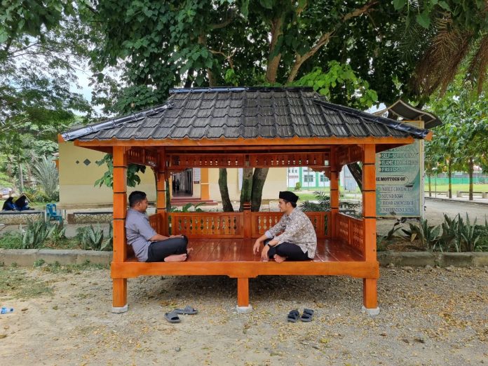 Laziswaf Al Manar Terima Dua Balai dari Donatur Singapura untuk Kegiatan Santri Tahfidz