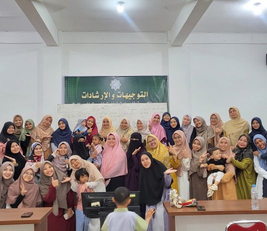 Ustazah Zakiah Zainun Isi Kajian Bulanan UMMA Al Manar dengan Materi Fikih Wanita