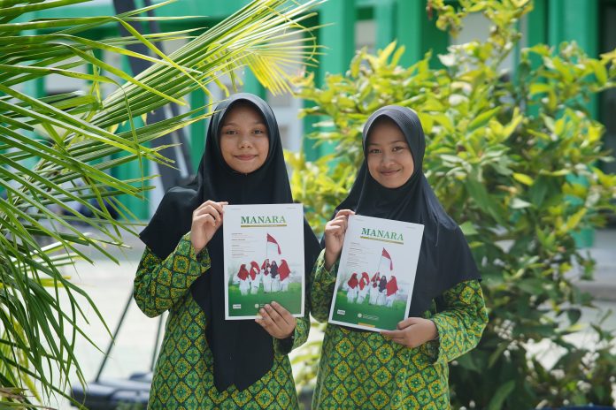 Jelang Perpulangan, Santri Al Manar Terima Majalah Manara Edisi Kedua