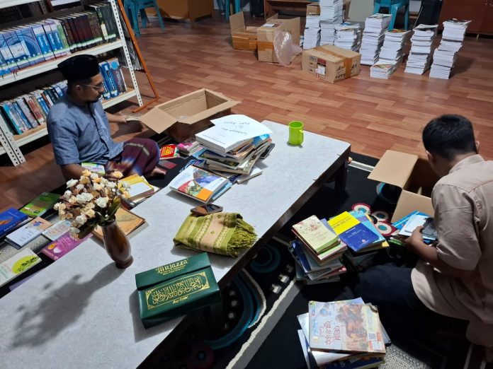 Perpustakaan Al Manar Terima 363 Sumbangan Buku dari Santri Pasca Libur Idul Adha