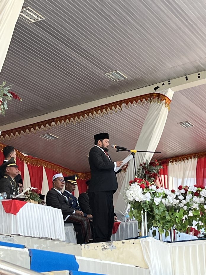 Pimpinan Pesantren Al Manar Baca Doa pada HUT RI Aceh Besar, Santri Al Manar Ikut Kibarkan Bendera