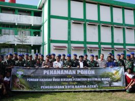 Pomdam Iskandar Muda Tanam Pohon Bersama Santri Al-Manar