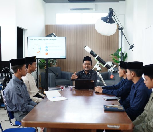 Lajnah Falakiyah Pesantren Al-Manar Gelar Bimtek Rukyat Hilal, Perkuat Integrasi Ilmu Agama dan Sains