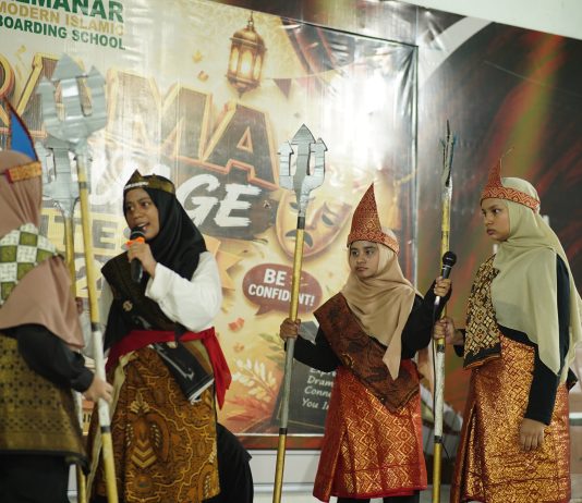 Kelompok Cut Nyak Dien Raih Juara Umum Al Manar Drama Language Contest 2026