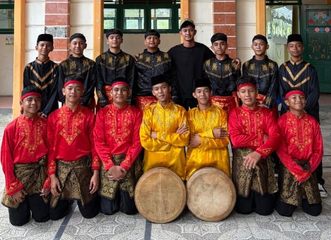 Sanggar Jeumpa Keumang Al Manar Raih Juara 1 Likok Pulo di Porseni IV MTs se-Aceh Besar