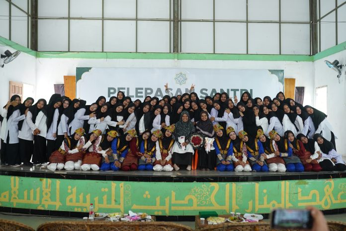 Pesantren Al Manar Gelar Pelepasan Santri Tsanawiyah Angkatan 2026