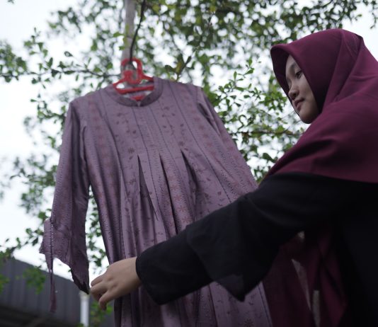 Rifa Nurdina, Santriwati Al Manar Asal Riau yang Mahir Menjahi