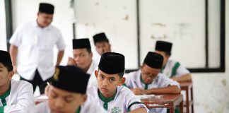 Santri Pesantren Al Manar Mulai Ikuti Ujian Tulis Semester Genap