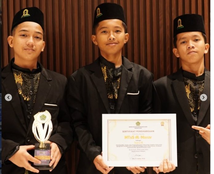 Keren! Siswa MTsS Al-Manar Raih Juara III MYRA 2025 Lewat Inovasi Kemasan Ramah Lingkungan
